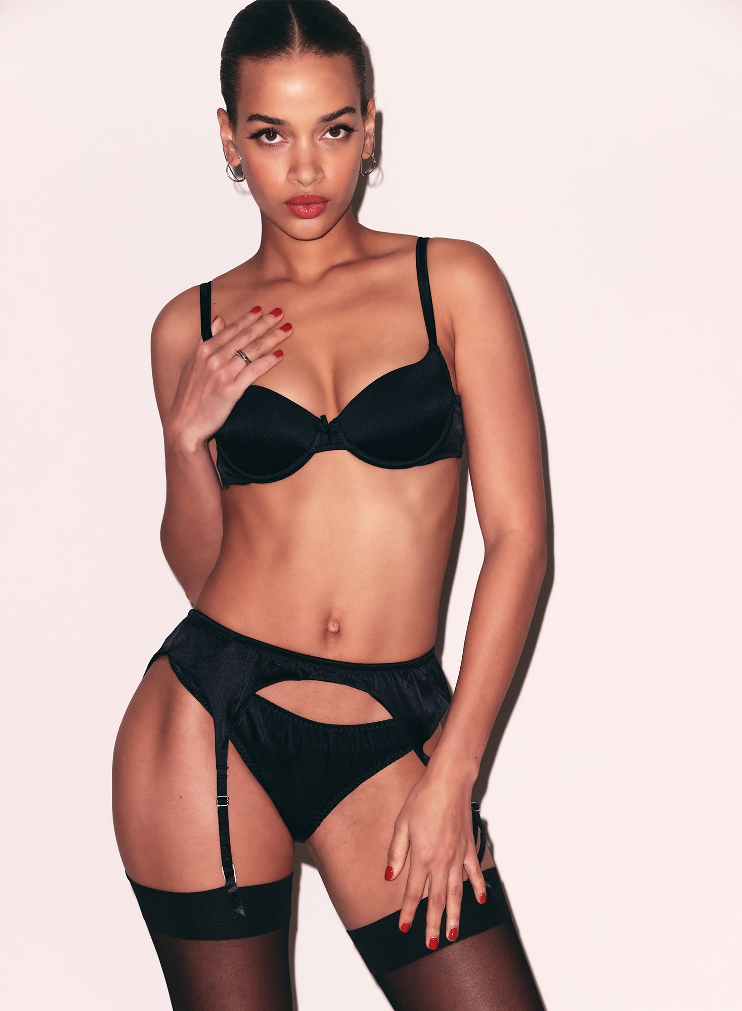 Luxe Classic Garter Belt